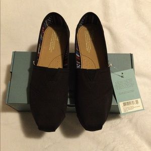TOMS Black on Black Canvas Size: 10